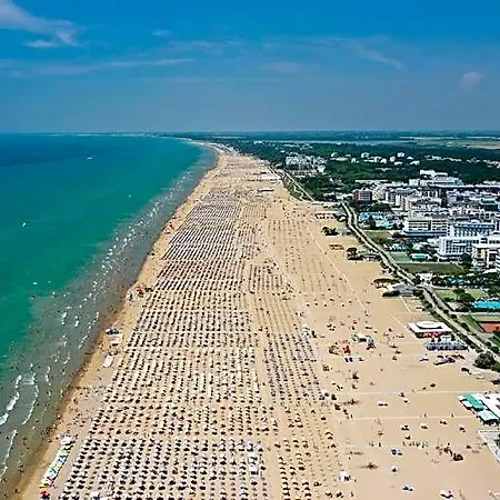 Elegant Villa, Near The By Beahost Hotel Bibione
