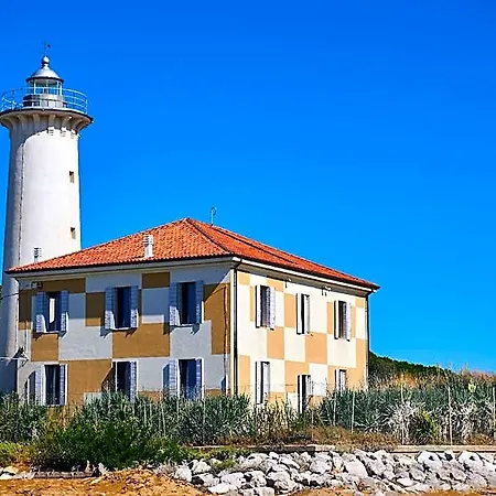 Elegant Villa, Near The By Beahost 3*